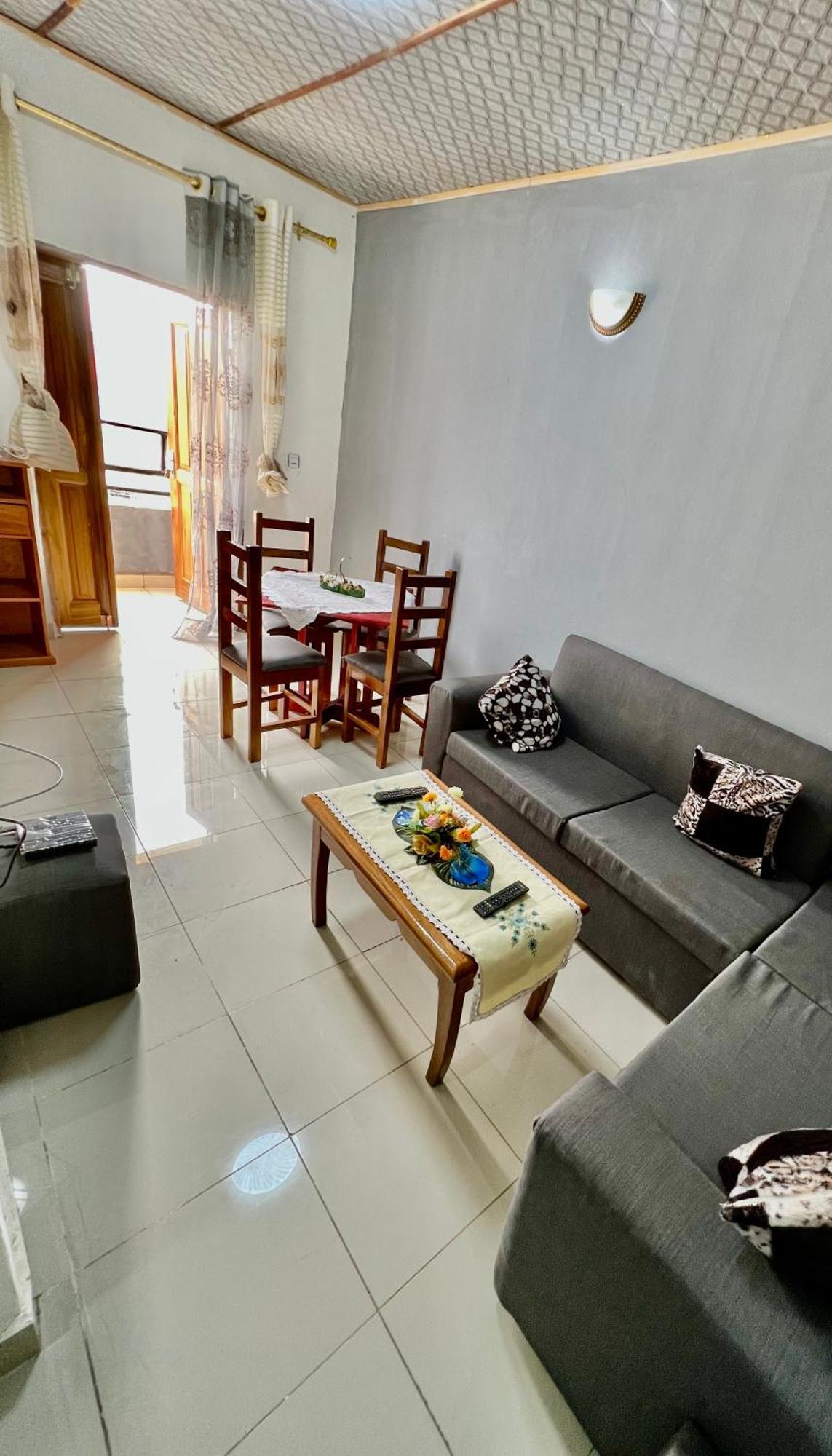 Les Logis De Nouvelle Route Bastos Daire Yaoundé Dış mekan fotoğraf