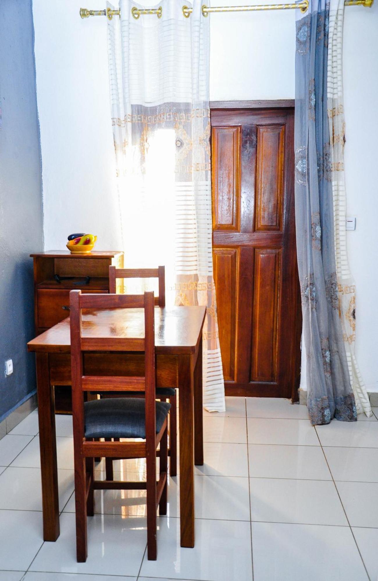 Les Logis De Nouvelle Route Bastos Daire Yaoundé Dış mekan fotoğraf